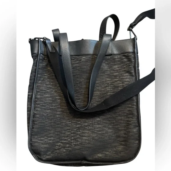 Lululemon Now and Always Tote *15L black pattern - Picture 3 of 11